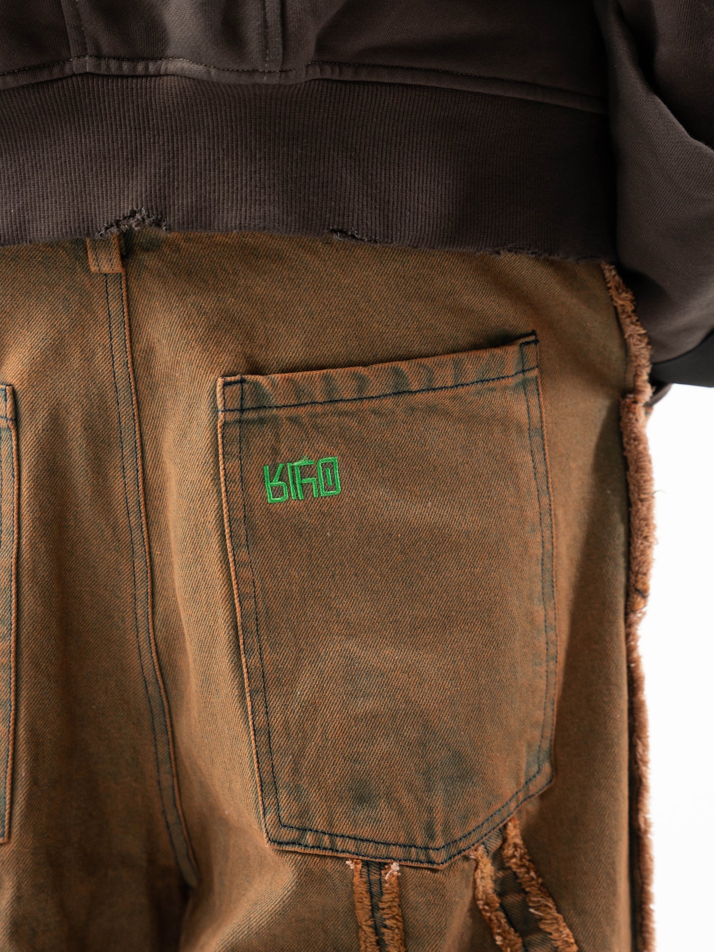 Riyo Distressed Jeans